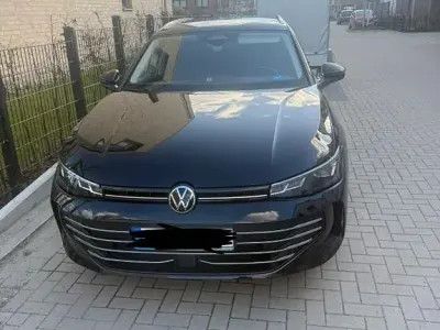 Gebraucht VW Passat Business 150 PS (110 kW) 2024 Schwarz Kombi