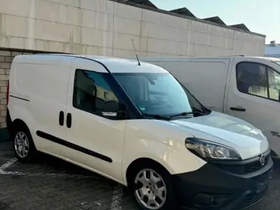 Gebraucht Fiat Doblò Lounge 101 PS (74 kW) 2019 Weiß Van / Kleinbus