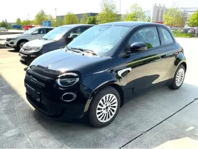 Gebraucht Fiat 500e Action 69 kW (95 PS) 2023 Schwarz Kleinwagen