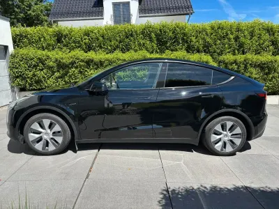 Gebraucht Tesla Model Y 203 kW (277 PS) 2024 Schwarz SUV