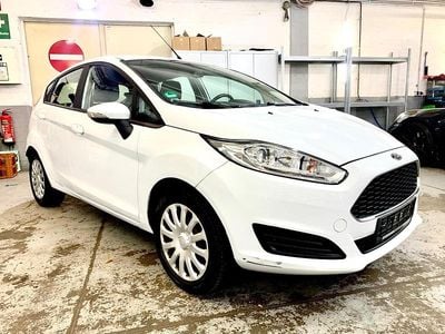 Usata Ford Fiesta 60 CV (44 kW) 2016 Bianco Utilitaria