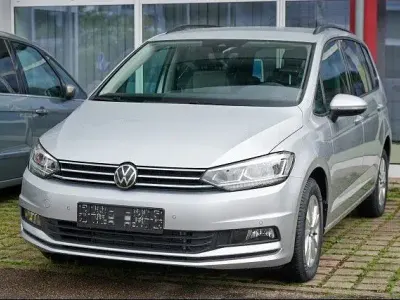 Neu VW Touran Comfortline 150 PS (110 kW) 2026 Silber Van / Kleinbus