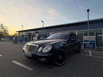 Używany Mercedes E280 224 KM (164 kW) 2009 Niebieski Kombi