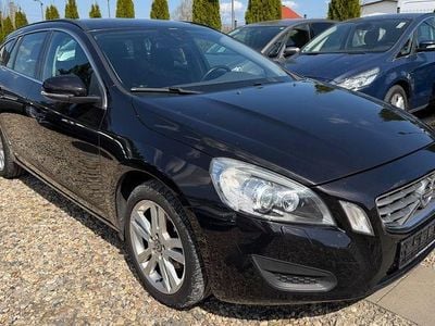 Second-hand Volvo V60 Momentum 136 CP (100 kW) 2013 Negru Break
