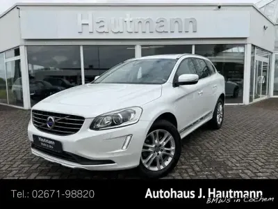 Gebraucht Volvo XC60 Summum 181 PS (133 kW) 2014 Weiss SUV