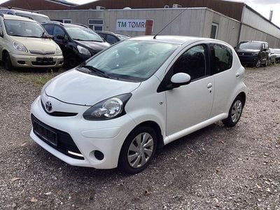 Second-hand Toyota Aygo 68 CP (50 kW) 2012 Alb Hatchback
