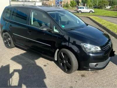 Gebraucht VW Touran Highline 140 PS (102 kW) 2012 Schwarz Van / Kleinbus