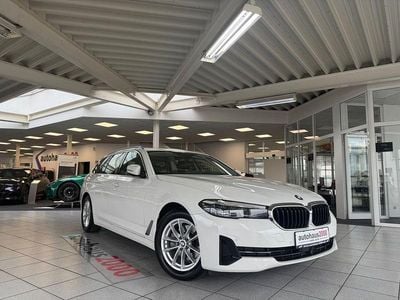 Gebraucht BMW 520 Sport Line 190 PS (139 kW) 2023 Alpinweiss iii Kombi