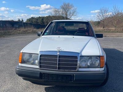 Gebraucht Mercedes 200 105 PS (77 kW) 1987 Weiß Limousine
