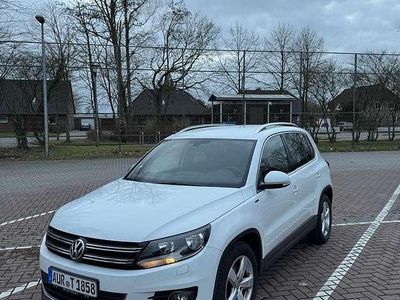 Gebraucht VW Tiguan LOUNGE 141 PS (103 kW) 2015 Weiß SUV