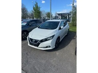 Gebraucht Nissan Leaf N-Connecta 110 kW (150 PS) 2022 Weiß Kleinwagen