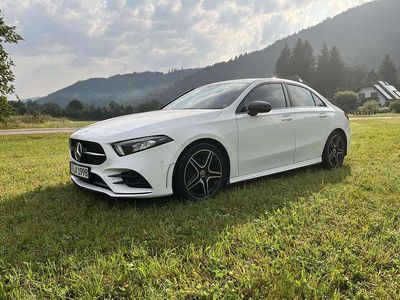 Weiß Gebraucht 2020 Mercedes A200 AMG line Plus Limousine | 26.200 € (Etwas zu teuer)