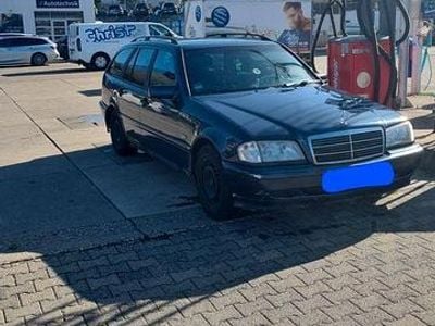 Usata Mercedes 230 226 CV (166 kW) 1998 Blu Station wagon