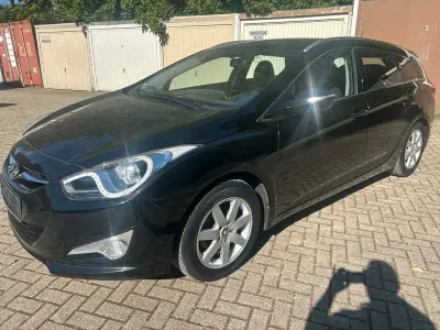 Gebraucht Hyundai i40 Comfort 135 PS (99 kW) 2014 Schwarz Kombi