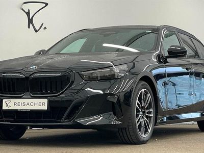 Neu BMW 540 Comfort Edition 303 PS (222 kW) 2026 Saphirschwarz metallic Kombi