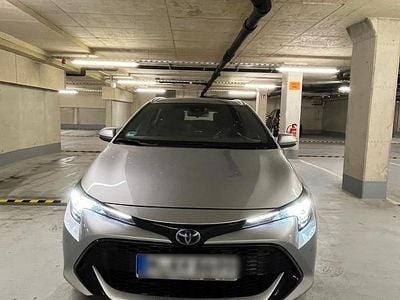 Silber Gebraucht 2022 Toyota Corolla Cabrio | 19.300 €