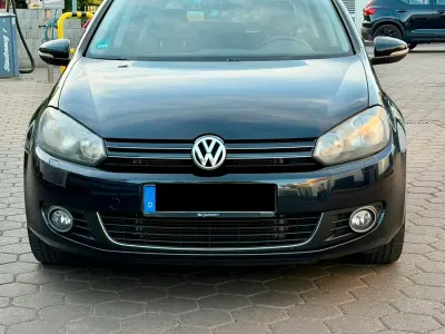 Gebraucht VW Golf VI Style 122 PS (89 kW) 2011 Schwarz Kleinwagen