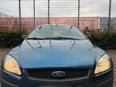 Gebraucht Ford Focus 105 PS (77 kW) 2008 Blau Kombi