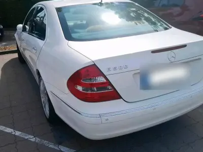 Gebraucht Mercedes E500 306 PS (225 kW) 2003 Weiß Limousine