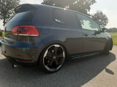 Second-hand VW Golf VI GTI 211 CP (155 kW) 2011 Negru Hatchback