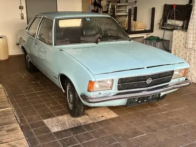 Używany Opel Rekord 1972 Niebieski Coupe