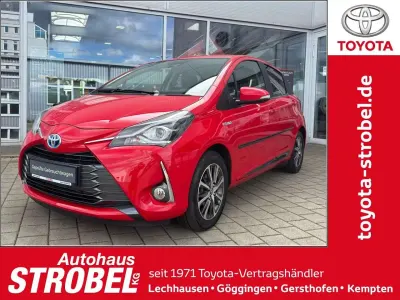 Gebraucht Toyota Yaris Hybrid Club 101 PS (74 kW) 2020 Rot Kleinwagen