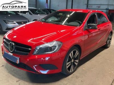 Second-hand Mercedes A200 Urban 156 CP (114 kW) 2014 Roșu Berlinǎ