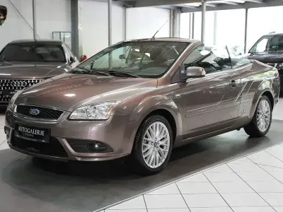 Gebraucht Ford Focus Cabriolet 101 PS (74 kW) 2007 Braun Cabrio