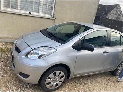 Gebraucht Toyota Yaris 69 PS (50 kW) 2010 Grau Kleinwagen