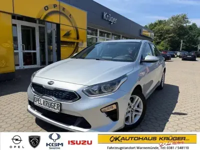 Gebraucht Kia Ceed Vision 140 PS (102 kW) 2020 Silber Kleinwagen