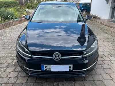 Gebraucht VW Golf VII IQ Drive 116 PS (85 kW) 2019 Schwarz Limousine