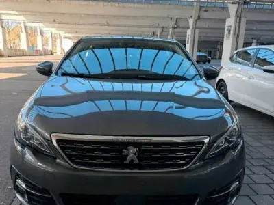 Gebraucht Peugeot 308 SW Allure 131 PS (96 kW) 2018 Grau Kombi