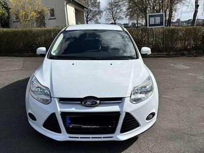 Usata Ford Focus Trend 101 CV (74 kW) 2014 Bianco Utilitaria