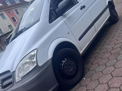 Weiß Gebraucht 2011 Mercedes Vito Van | 3.350 €