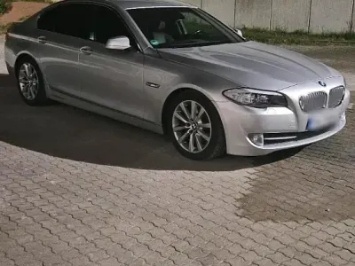 Gebraucht BMW 550 M Sport 408 PS (300 kW) 2010 Silber Limousine