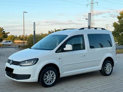 Gebraucht VW Caddy Highline 102 PS (75 kW) 2014 Weiß Van / Kleinbus