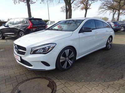 Gebraucht Mercedes CLA220 Shooting Brake 177 PS (130 kW) 2017 Weiß Kombi