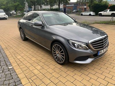 Grau Gebraucht 2018 Mercedes C220 Limousine | 18.499 € (Fairer Preis)