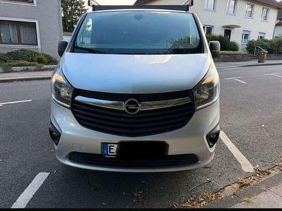 Grau Gebraucht 2017 Opel Vivaro S Van / Kleinbus | 8.500 € (Fairer Preis)