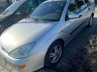 Usata Ford Focus 101 CV (74 kW) 2001 Argento Berlina