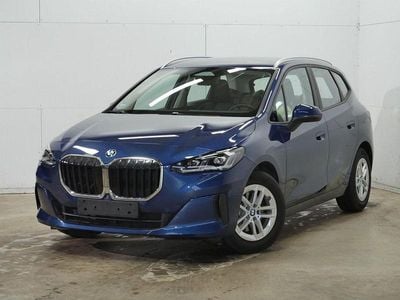 Blau Gebraucht 2024 BMW 218 Active Tourer Van / Kleinbus | 29.480 € (Guter Preis)