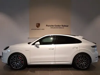 Gebraucht Porsche Cayenne Turbo E-Hybrid 740 PS (544 kW) 2024 Weiß SUV