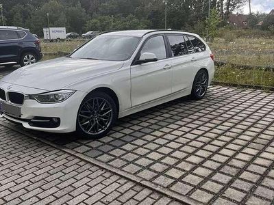 Gebraucht BMW 320 Sport Line 184 PS (135 kW) 2013 Weiß Kombi