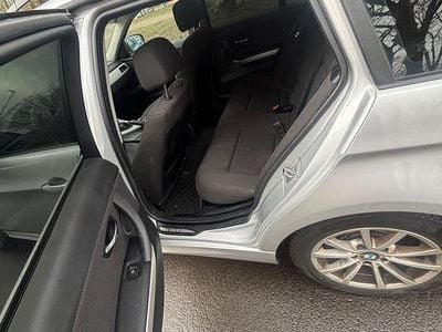 Gebraucht BMW 318 2009 Silber Kombi