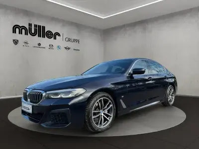 Gebraucht BMW 520 M Sport 190 PS (139 kW) 2022 M carbonschwarz (metallic) Limousine