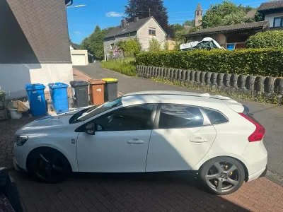 Gebraucht Volvo V40 You! 200 PS (147 kW) 2014 Weiß Limousine