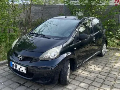 Second-hand Toyota Aygo Cool 68 CP (50 kW) 2009 Negru Hatchback