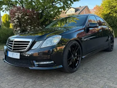 Gebraucht Mercedes E500 Avantgarde 408 PS (300 kW) 2012 Schwarz Limousine
