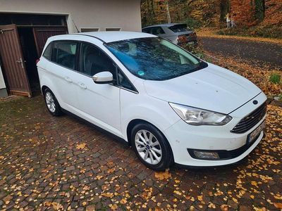 Weiß Gebraucht 2016 Ford Grand C-Max Titanium Van / Kleinbus | 8.300 € (Fairer Preis)