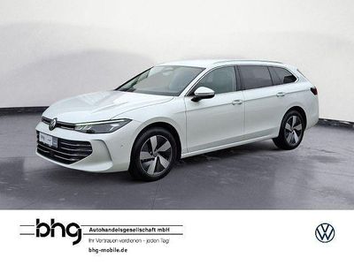 Weiß Gebraucht 2025 VW Passat Business Limousine | 32.930 € (Guter Preis)